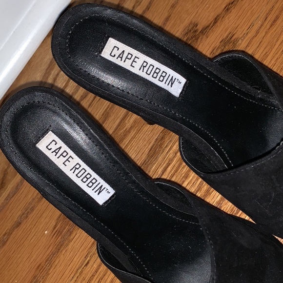 Cape Robbin black mule pumps - Picture 3 of 4